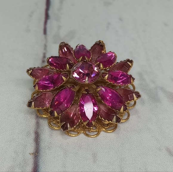NO TAGS Pink Rhinestone Brooch Pin - Picture 10 of 10